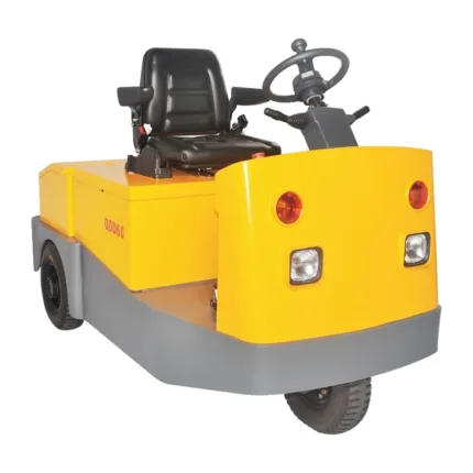 Tow tractor